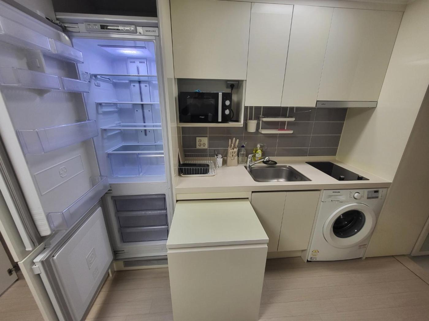 Apartment 1-2516 #sinnonhyeon Stn Exit 9, 1-min #gangnam Stn, 5-min #ott #concierge Gangnam Managed Seoul