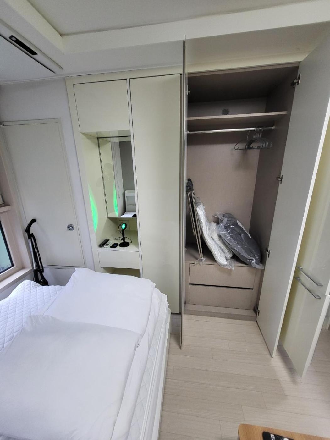 Apartment 1-2516 #sinnonhyeon Stn Exit 9, 1-min #gangnam Stn, 5-min #ott #concierge Gangnam Managed Seoul